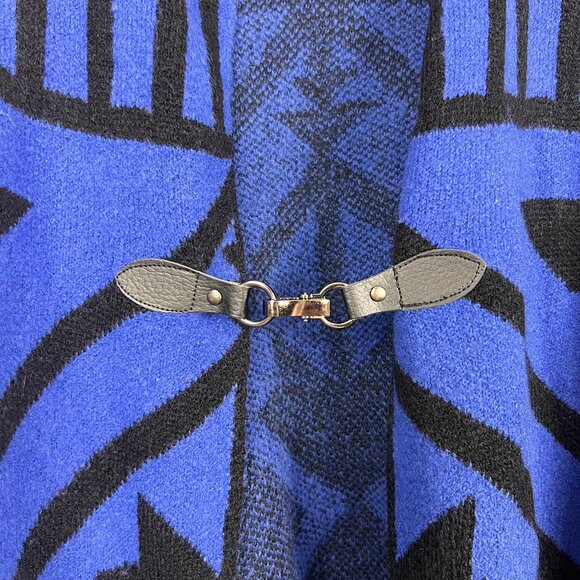 MaxSport tribal Aztec geometric open-front poncho - Picture 4 of 9